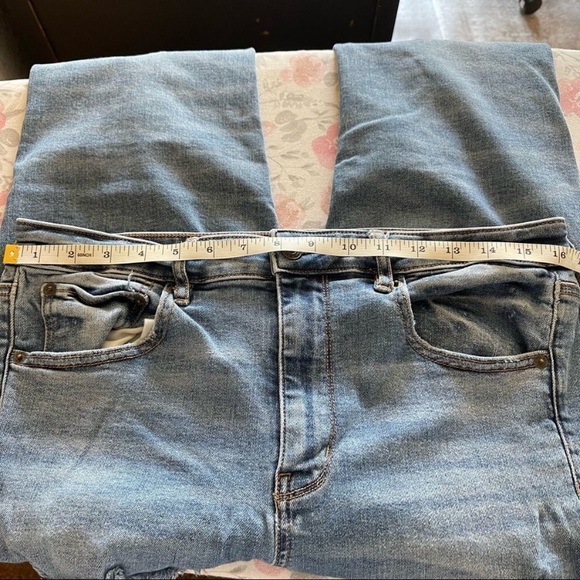 American Eagle- Women’s Slim Straight High Rise Very Distressed Jeans, 14S - Picture 10 of 10